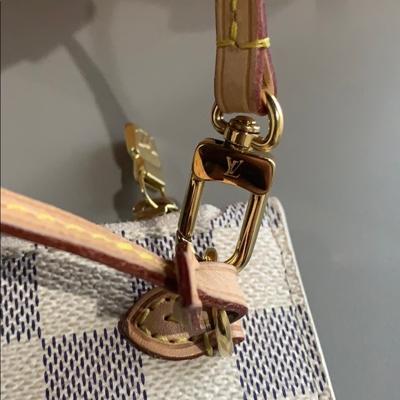 SOLD LouisVuitton 2019 Neverfull Damier Azur Pouch - Picture 4 of 7